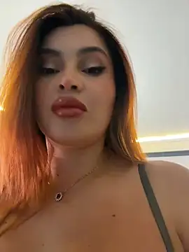 AbrilColls  online show from July 8, 2026, 11:53 pm