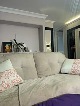 AbrilColls  online show from July 20, 2026, 5:33 am