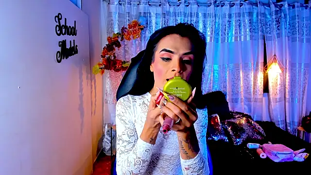 ZAMMIRA online show from October 18, 2025, 4:37 am