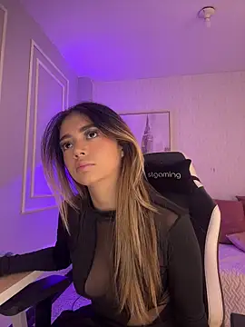 HoneyMollyX online show from January 16, 2026, 1:04 pm