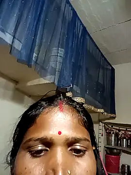 Snapshot of Hot_hat chatting on October 12, 2025, 11:09 am Hot hat online show from October 12, 2025, 11:09 am