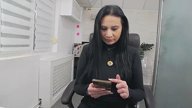 YaraXCox online show from February 9, 2026, 3:43 am