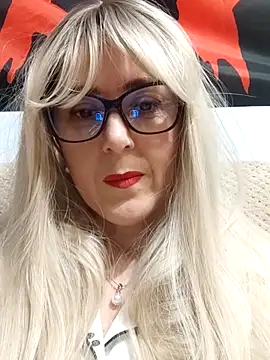 Snapshot of Amelialove42 chatting on November 28, 2025, 2:42 pm Amelialove42 online show from November 28, 2025, 2:42 pm