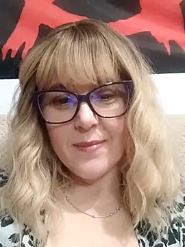 Amelialove42 online show from February 27, 2026, 7:36 pm