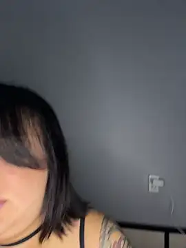 Snapshot of SwittieKendra chatting on November 10, 2025, 7:18 am SwittieKendra online show from November 10, 2025, 7:18 am