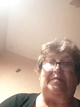 Snapshot of Katherine735 chatting on October 14, 2025, 10:54 pm Katherine735 online show from October 14, 2025, 10:54 pm