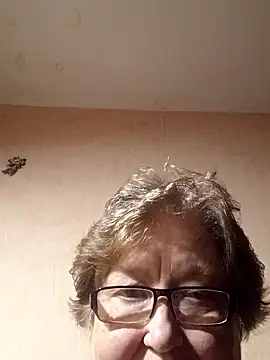 Snapshot of Katherine735 chatting on October 18, 2025, 8:42 pm Katherine735 online show from October 18, 2025, 8:42 pm