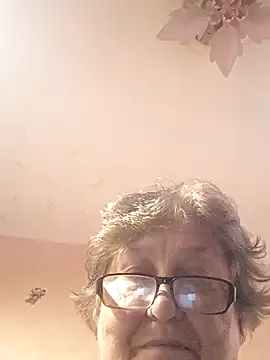 Snapshot of Katherine735 chatting on October 21, 2025, 9:32 am Katherine735 online show from October 21, 2025, 9:32 am