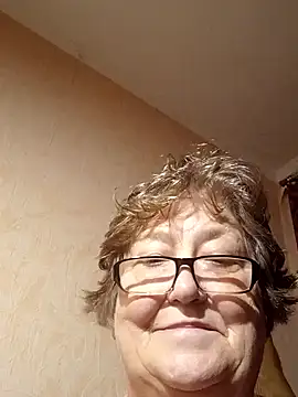 Snapshot of Katherine735 chatting on October 21, 2025, 9:37 pm Katherine735 online show from October 21, 2025, 9:37 pm