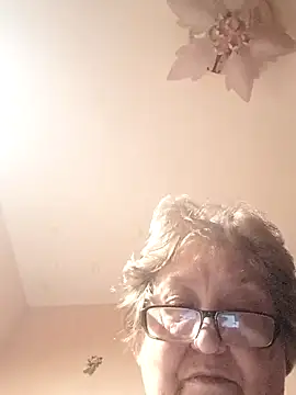 Snapshot of Katherine735 chatting on October 25, 2025, 6:24 pm Katherine735 online show from October 25, 2025, 6:24 pm