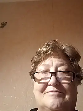 Snapshot of Katherine735 chatting on November 3, 2025, 9:27 pm Katherine735 online show from November 3, 2025, 9:27 pm