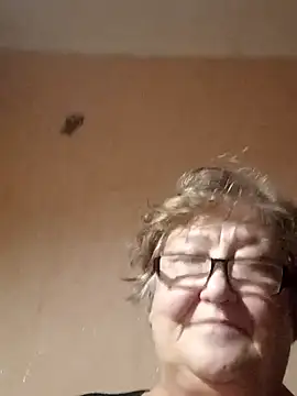 Snapshot of Katherine735 chatting on November 7, 2025, 10:32 pm Katherine735 online show from November 7, 2025, 10:32 pm