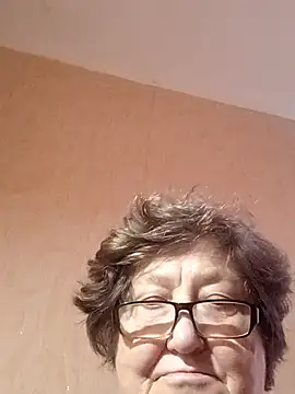 Snapshot of Katherine735 chatting on November 15, 2025, 6:11 am Katherine735 online show from November 15, 2025, 6:11 am