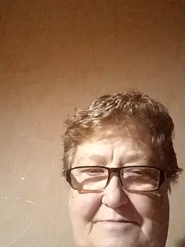 Snapshot of Katherine735 chatting on December 18, 2025, 10:05 pm Katherine735 online show from December 18, 2025, 10:05 pm