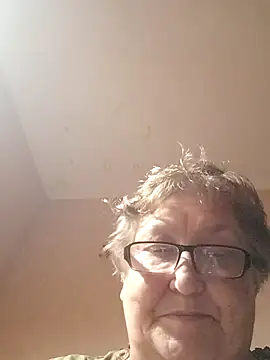 Snapshot of Katherine735 chatting on January 13, 2026, 12:05 am Katherine735 online show from January 13, 2026, 12:05 am