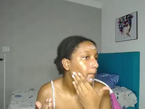 Snapshot of millysweetass chatting on November 7, 2025, 2:28 pm millysweetass online show from November 7, 2025, 2:28 pm