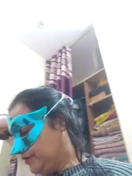 Honey-26 online show from December 15, 2025, 1:48 pm