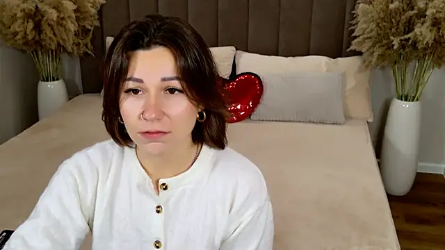 Snapshot of EdenSolis chatting on November 16, 2025, 9:04 am EdenSolis online show from November 16, 2025, 9:04 am