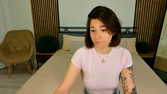 EdenSolis online show from June 29, 2026, 7:36 am