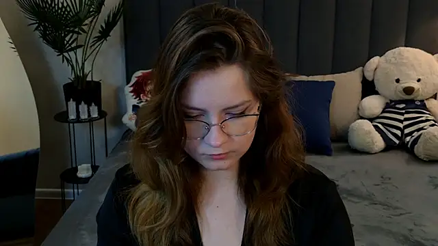 Snapshot of Briarx chatting on November 18, 2025, 8:57 pm Briarx online show from November 18, 2025, 8:57 pm