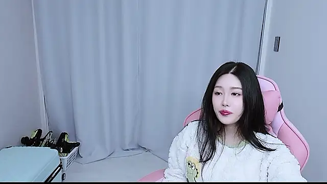 Snapshot of MISA_02 chatting on December 18, 2025, 12:44 pm MISA 02 online show from December 18, 2025, 12:44 pm