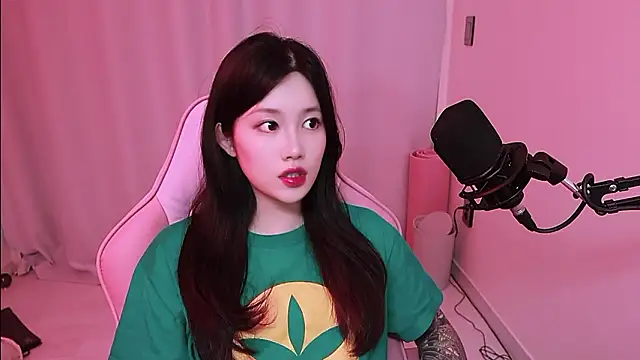 Snapshot of MISA_02 chatting on March 6, 2026, 5:42 pm MISA 02 online show from March 6, 2026, 5:42 pm