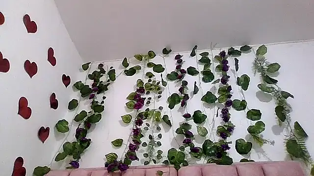 Snapshot of abby_moss_2 chatting on May 11, 2026, 12:33 pm abby moss 2 online show from May 11, 2026, 12:33 pm