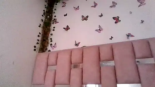 Snapshot of abby_moss_2 chatting on June 18, 2026, 12:42 pm abby moss 2 online show from June 18, 2026, 12:42 pm