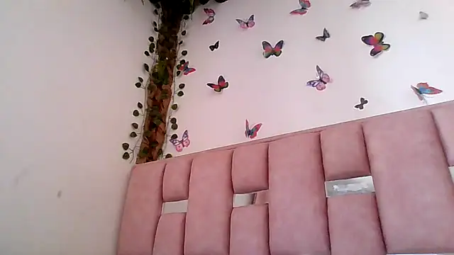 Snapshot of abby_moss_2 chatting on June 27, 2026, 7:19 pm abby moss 2 online show from June 27, 2026, 7:19 pm