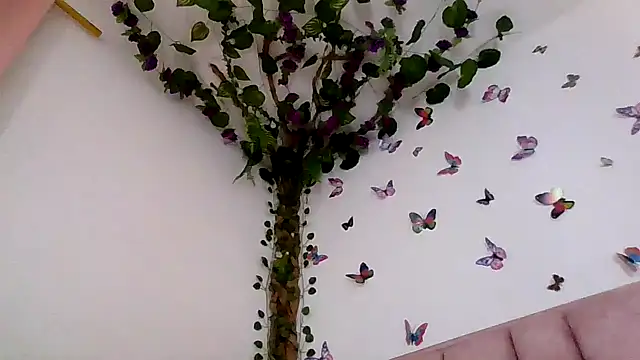 Snapshot of abby_moss_2 chatting on July 12, 2026, 9:17 pm abby moss 2 online show from July 12, 2026, 9:17 pm