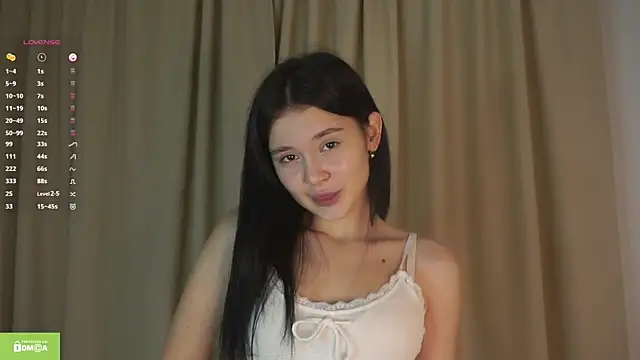 Snapshot of FluffKitty chatting on November 5, 2025, 8:09 pm FluffKitty online show from November 5, 2025, 8:09 pm