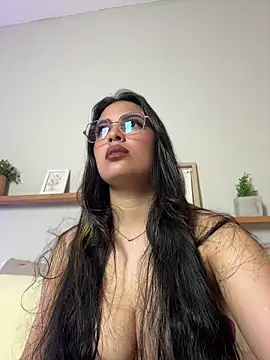 Snapshot of shainadavis chatting on June 16, 2026, 3:31 am shainadavis online show from June 16, 2026, 3:31 am
