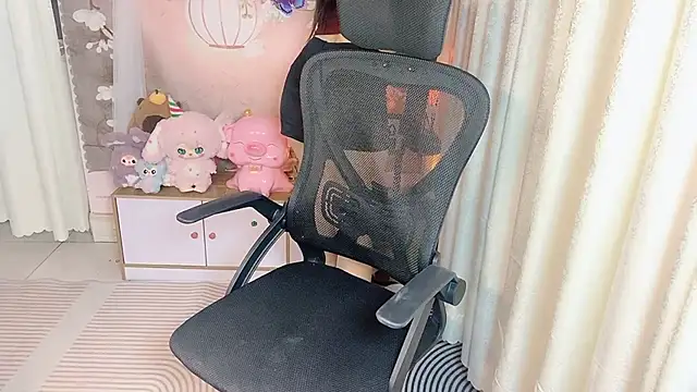 Xuka2594 online show from December 4, 2025, 1:09 pm