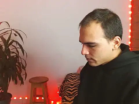 Snapshot of Maax3023 chatting on October 14, 2025, 1:01 pm Maax3023 online show from October 14, 2025, 1:01 pm