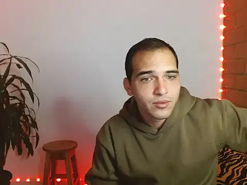 Snapshot of Maax3023 chatting on October 16, 2025, 1:01 pm Maax3023 online show from October 16, 2025, 1:01 pm