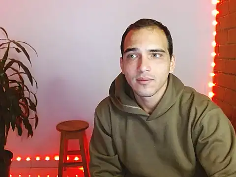 Snapshot of Maax3023 chatting on October 17, 2025, 12:41 pm Maax3023 online show from October 17, 2025, 12:41 pm