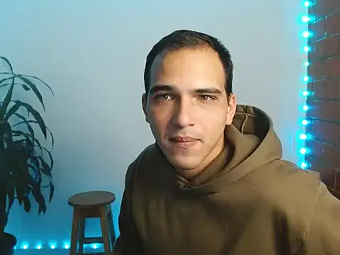 Snapshot of Maax3023 chatting on October 21, 2025, 1:12 pm Maax3023 online show from October 21, 2025, 1:12 pm