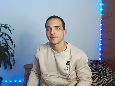 Snapshot of Maax3023 chatting on October 24, 2025, 1:07 pm Maax3023 online show from October 24, 2025, 1:07 pm