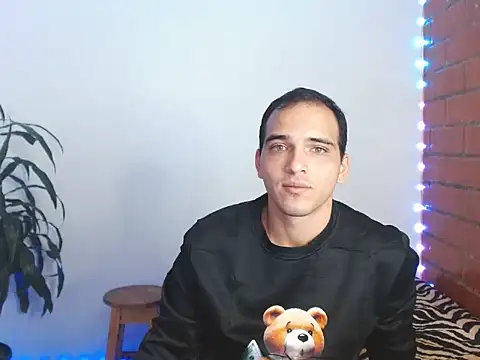 Snapshot of Maax3023 chatting on October 27, 2025, 4:22 pm Maax3023 online show from October 27, 2025, 4:22 pm