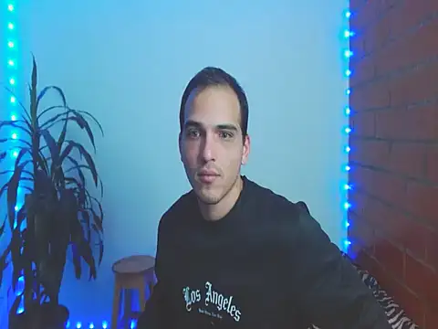 Snapshot of Maax3023 chatting on November 2, 2025, 5:04 pm Maax3023 online show from November 2, 2025, 5:04 pm