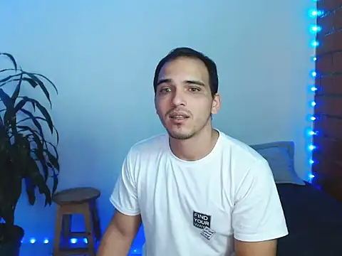 Snapshot of Maax3023 chatting on November 5, 2025, 4:51 pm Maax3023 online show from November 5, 2025, 4:51 pm