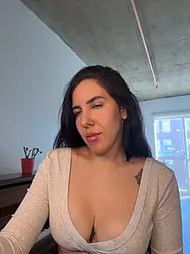 Lolathebaddie online show from March 17, 2026, 4:10 pm