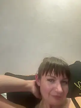 Butterfly8385 online show from June 28, 2026, 8:04 pm