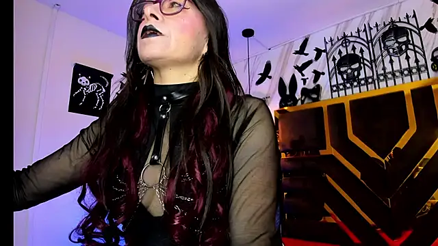 Evangelinejoness  online show from November 3, 2025, 11:44 am