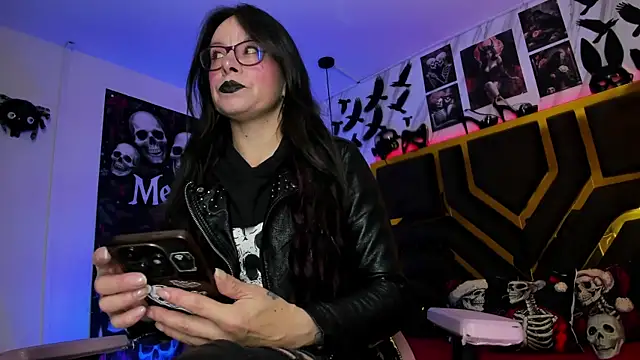 Evangelinejoness  online show from December 16, 2025, 11:37 am