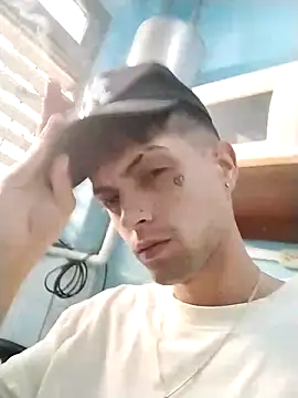 Snapshot of Laikerxxx chatting on October 19, 2025, 4:29 pm Laikerxxx online show from October 19, 2025, 4:29 pm