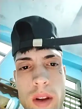 Snapshot of Laikerxxx chatting on October 22, 2025, 10:42 pm Laikerxxx online show from October 22, 2025, 10:42 pm