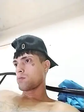 Snapshot of Laikerxxx chatting on October 28, 2025, 7:34 am Laikerxxx online show from October 28, 2025, 7:34 am