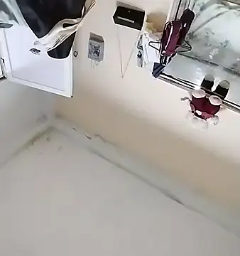 Snapshot of Laikerxxx chatting on November 16, 2025, 11:10 pm Laikerxxx online show from November 16, 2025, 11:10 pm