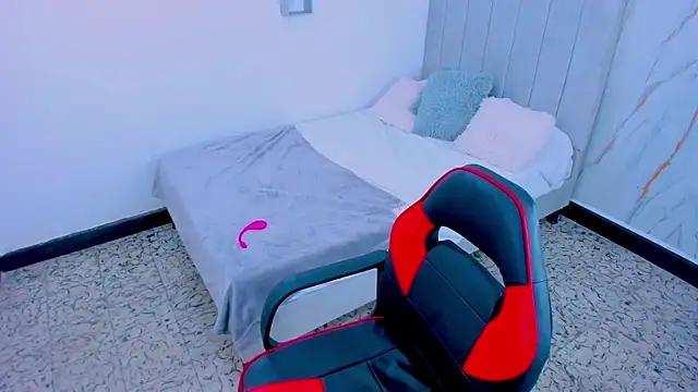 Snapshot of Amira_mansour chatting on November 24, 2025, 7:35 pm Amira mansour online show from November 24, 2025, 7:35 pm